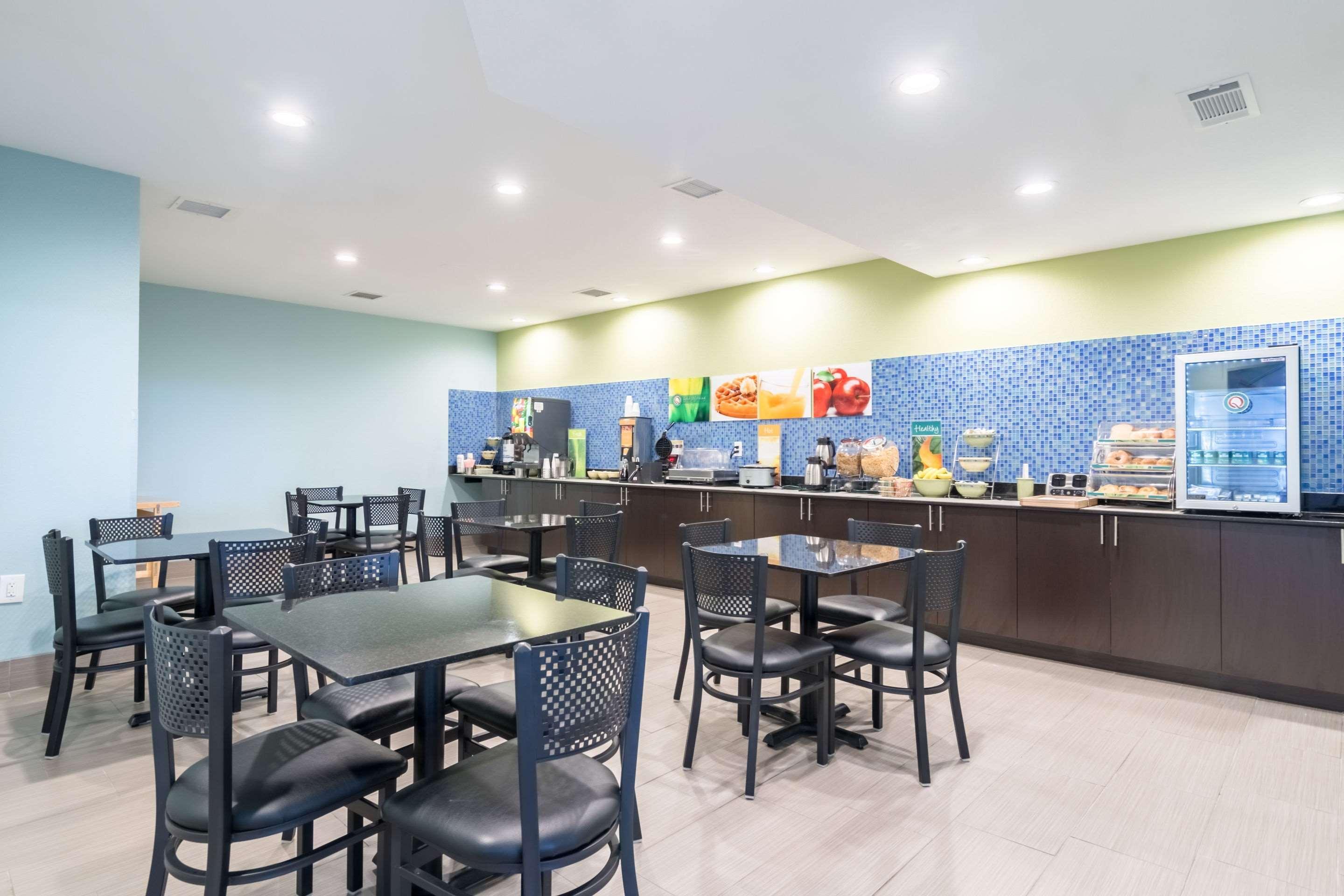 Quality Inn & Suites Of Alma - Northeast From Fort Smith Bagian luar foto