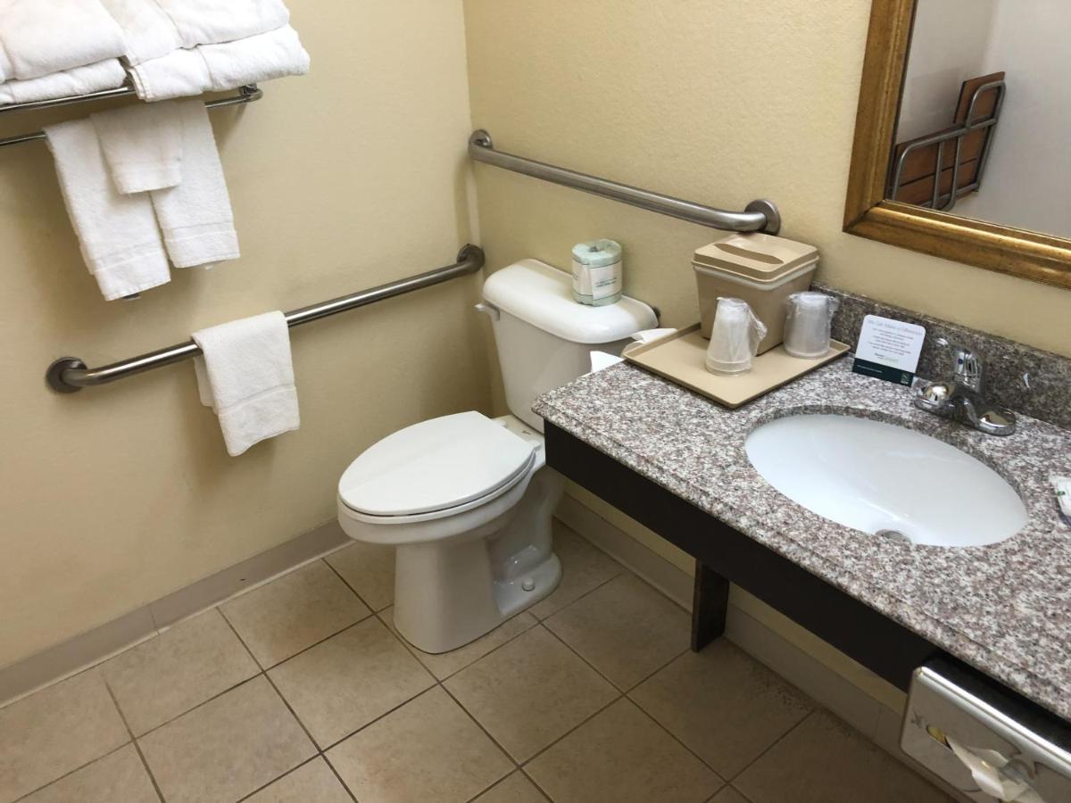 Quality Inn & Suites Of Alma - Northeast From Fort Smith Bagian luar foto