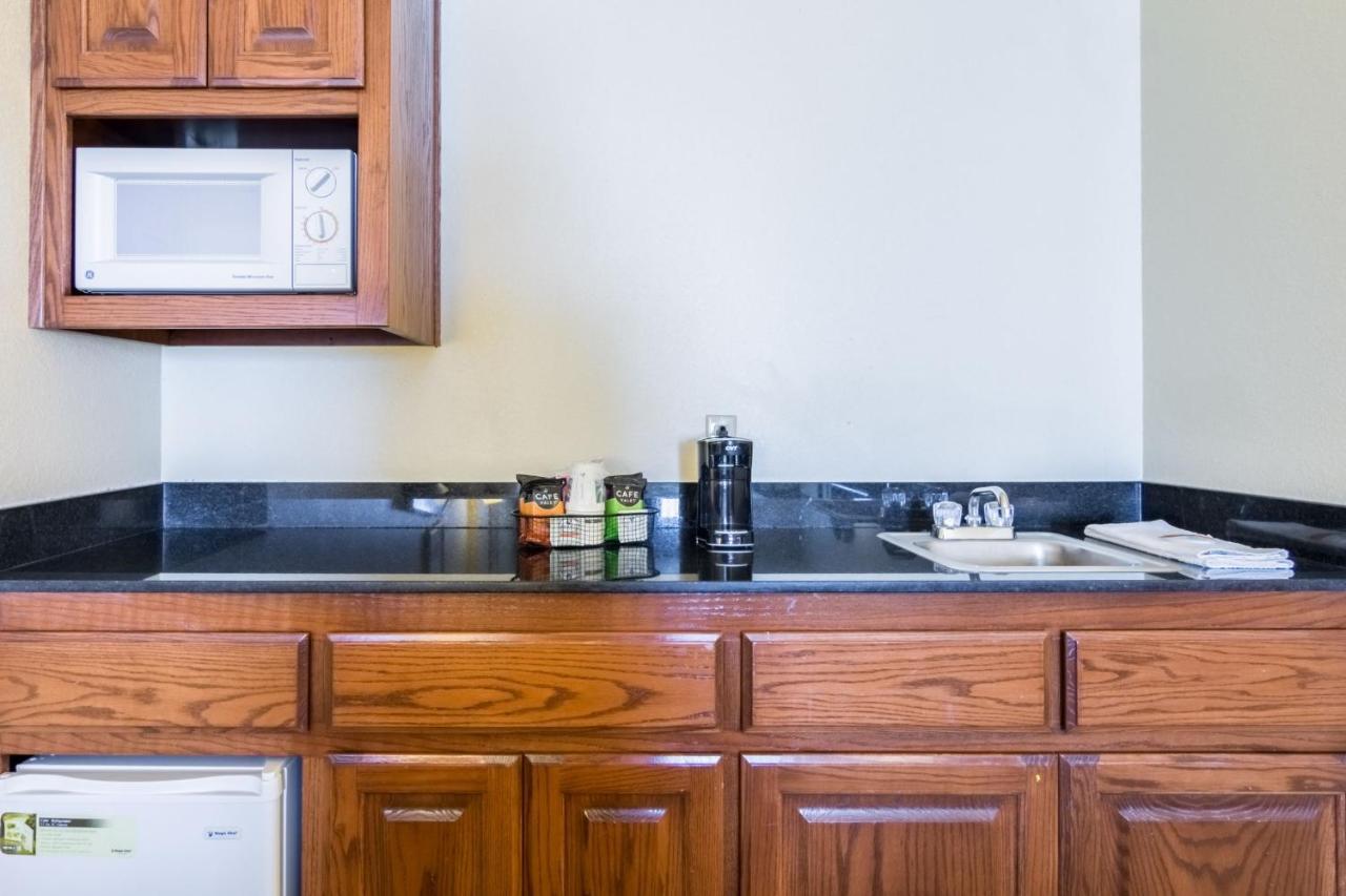 Quality Inn & Suites Of Alma - Northeast From Fort Smith Bagian luar foto