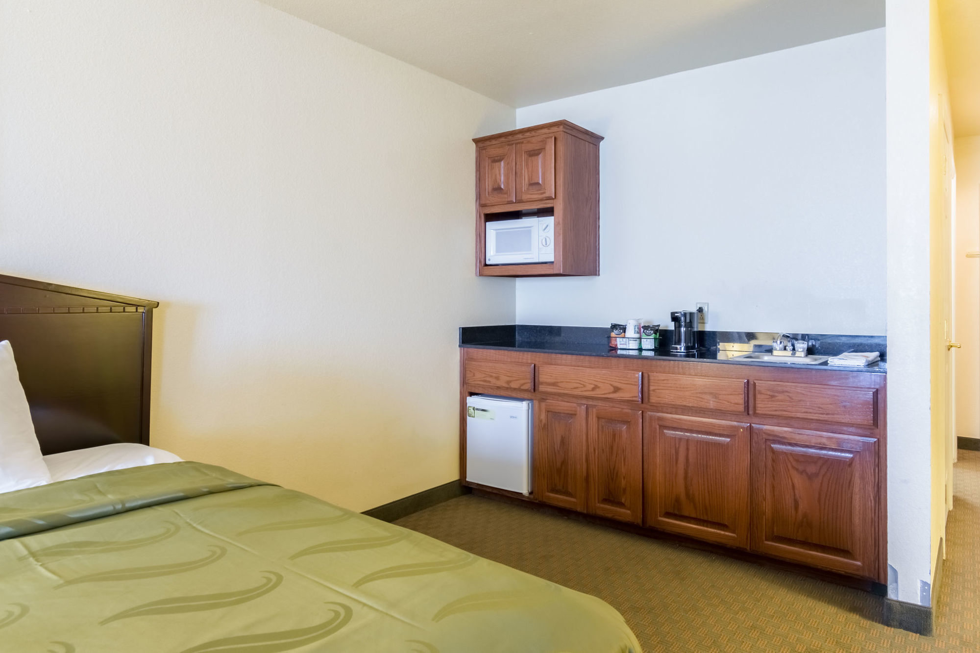 Quality Inn & Suites Of Alma - Northeast From Fort Smith Ruang foto
